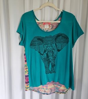 3 for $13.00! Sugar High Women’s Teal Short Sleeve Elephant Graphic Tee - Size M